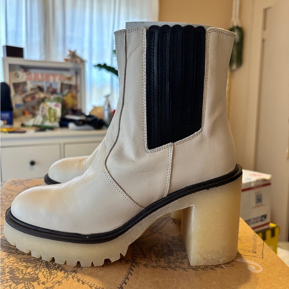 Free People James Chelsea White Leather Boots - Picture 3 of 8